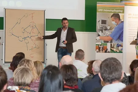 Vortrag beim Intensivpflegetag vor medizinischem Fachpublikum